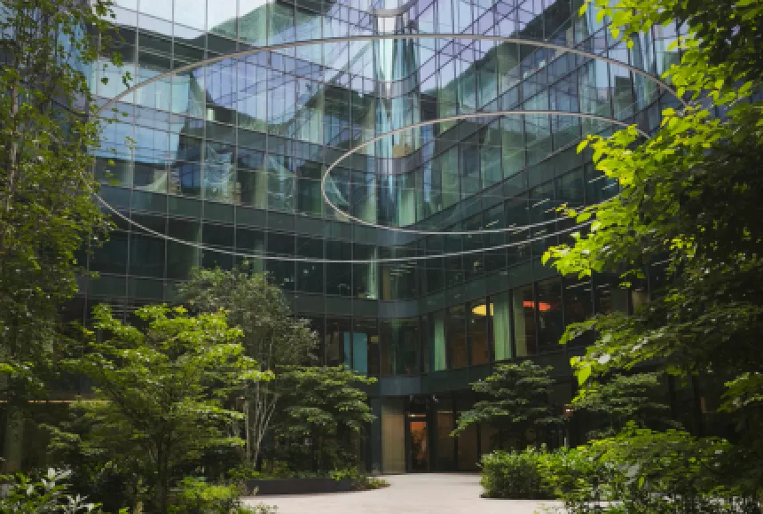 Inteligentny biurowiec The Form z nowoczesnymi systemami SPIE